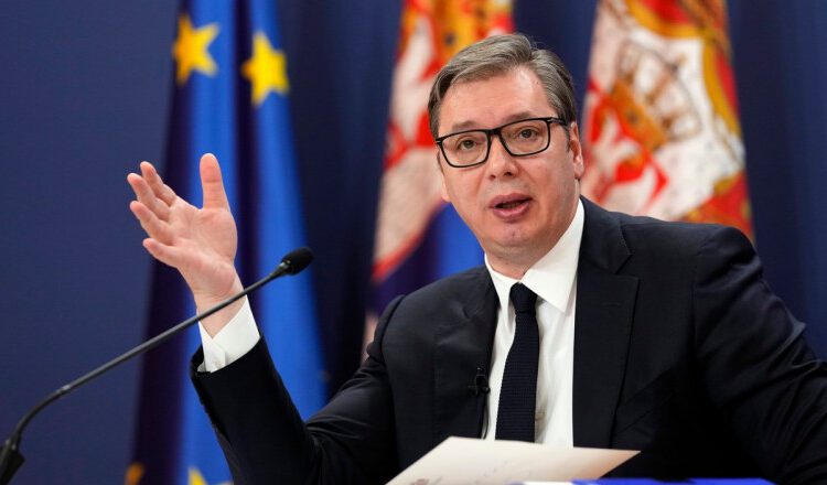 Președintele sârb, Aleksandar Vucic, propune un medic pentru postul de premier. Opoziția a boicotat consultările