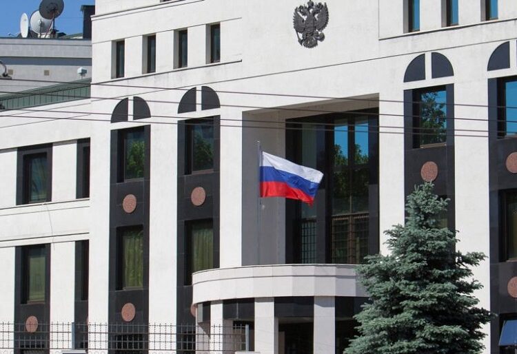 FOTO // Infracțiuni sub paravanul ambasadei. Cine sunt diplomații ruși expulzați de R. Moldova