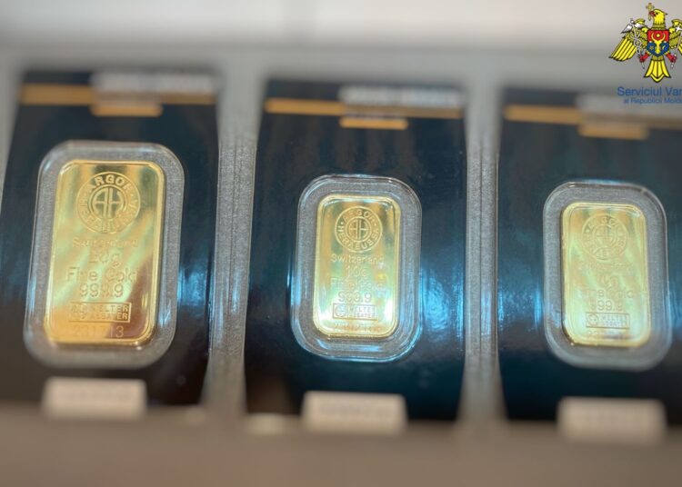 A vrut să plece din Moldova cu șapte lingouri din aur