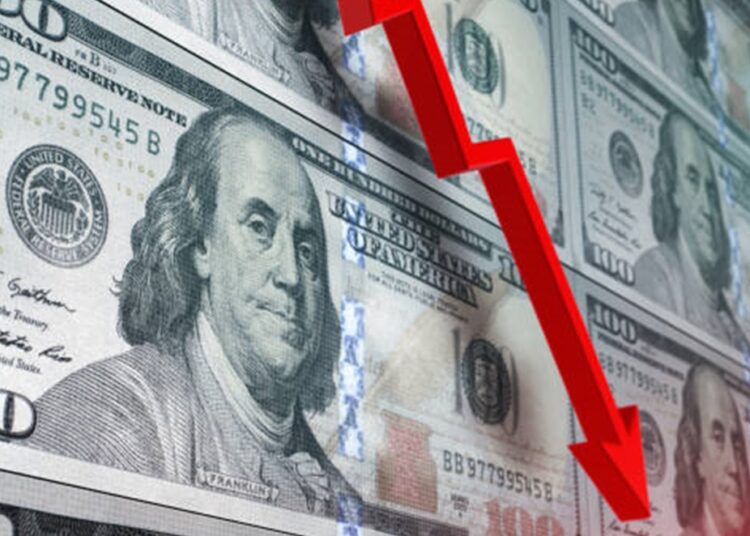 Mișcări contrastante pe piața valutară. Lovitură pentru dolar, scade cu 16 bani