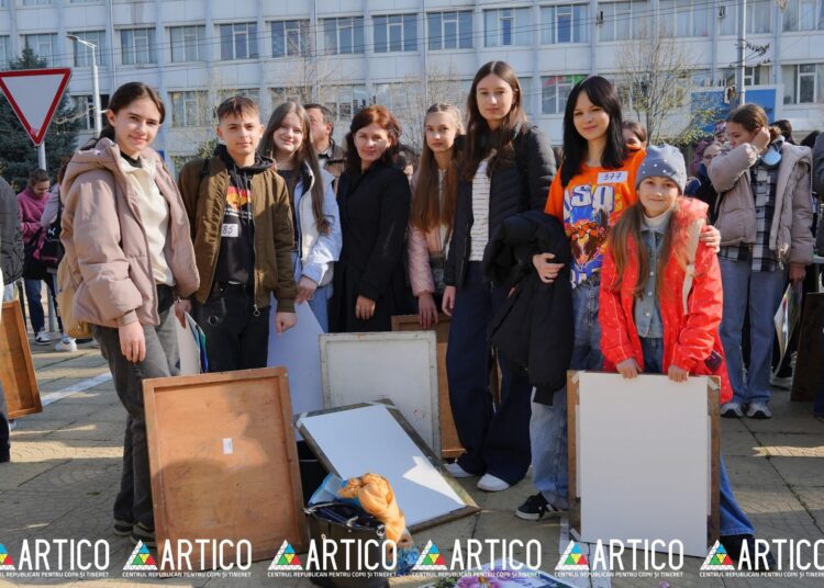 FOTO // 400 de tineri au participat la concursului național „Lumea în viziunea copiilor”