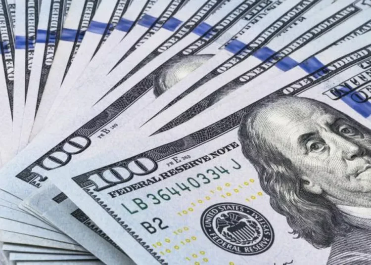 Stabilitate pentru euro, ușoară apreciere pentru dolar