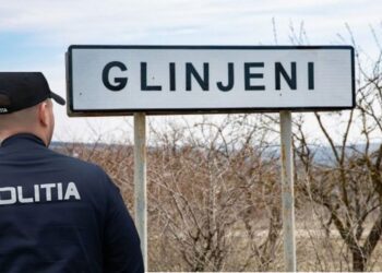VIDEO // Percheziții la domiciliul unui bărbat din Glinjeni, raionul Fălești. Ce au ridicat oamenii legii