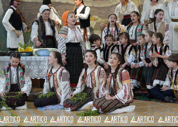 Patru decenii de folclor autentic cu Studioul folcloric „Iedera” din cadrul CRCT „Artico” Șezătoare de Florii