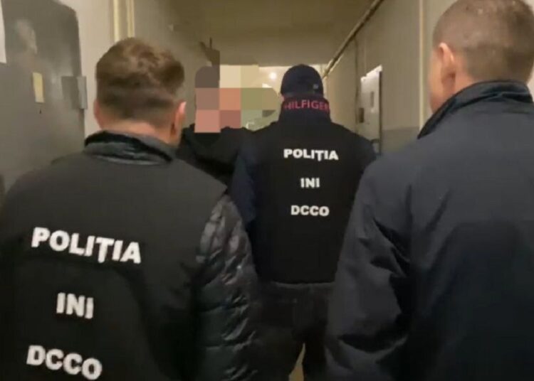 VIDEO // Un deținut de 23 de ani a pus la cale o schemă de introducere a drogurilor în penitenciar. Planul i-a fost dat peste cap de către un angajat