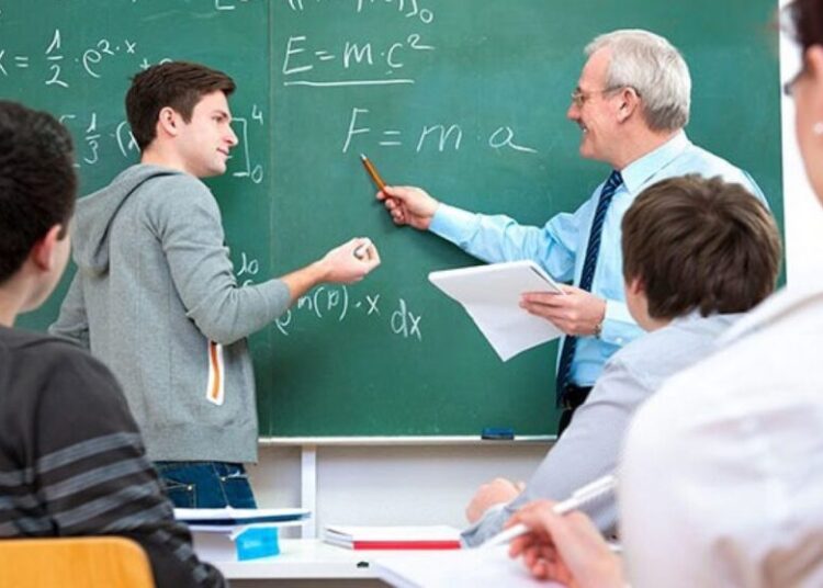 În R. Moldova sunt tot mai puțini profesori. Cu cât a scăzut numărul acestora în ultimii trei ani