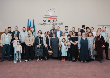 Doar 17,5% dintre copiii romi din Soroca merg la școală. Soluțiile vin din comunitate