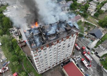 Familiile din blocul de la Durlești, afectat de incendiu, vor primi un ajutor inițial de 10 mii de lei