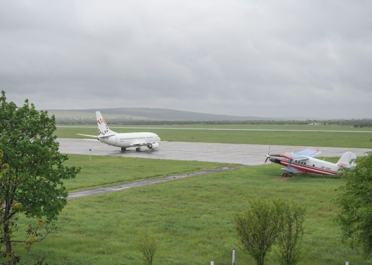 FOTO // Aeroportul Mărculești va fi modernizat: „Va deveni un hub logistic regional pentru transportul de marfă”