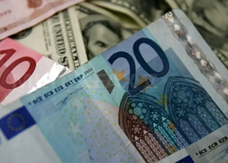 Final de săptămână cu valute în creștere