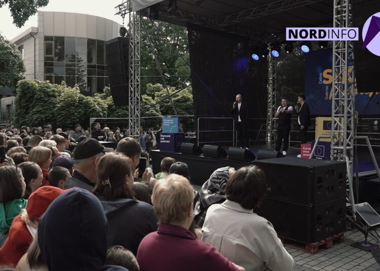 VIDEO // „Show Nebun” a ajuns la Edineț. Ce mesaj au transmis umoriștii de la Zebra Show