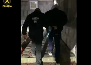 VIDEO // Reținere în flagrant în capitală. Ce au ridicat oamenii legii