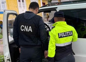 Polițiști din Drochia, reținuți de CNA. Sunt bănuiți că luau mită de la șoferi