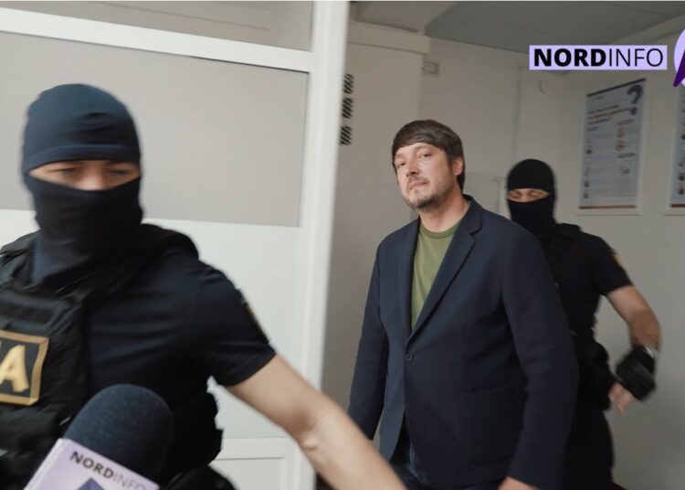 VIDEO // Arest în cazul mitei de 40 de mii de dolari. Șeful Biroului Vamal Centru: Sunt banii mei din casă