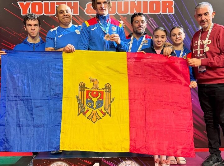 FOTO // Încă o medalie pentru R. Moldova la Campionatul Mondial U-17 și U-20 la Haltere