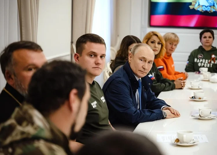 Elicopterul în care zbura Vladimir Putin ar fi fost prins în mijlocul unui atac ucrainean cu drone