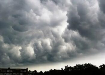 Nordul țării, sub nori și vânt. Zi de tranziție spre frig