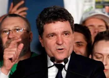 Zelenski a vorbit la telefon cu Nicușor Dan și l-a invitat în Ucraina: „Este esențial ca România să continue să se dezvolte”