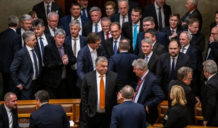 Partidul lui Viktor Orban propune o lege ca în Rusia pentru a controla societatea civilă
