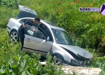 VIDEO // Grav accident în nordul țării. O mașină a ajuns într-un șanț de pe marginea drumului