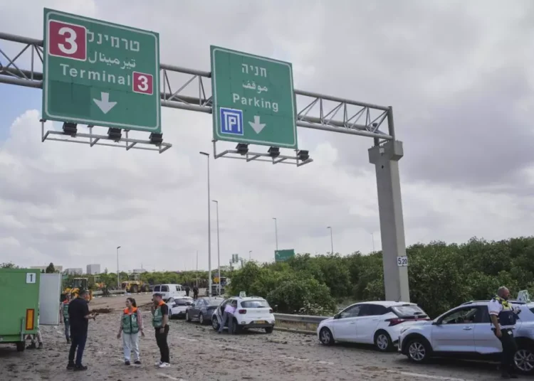 Zborurile spre Israel, suspendate de mai multe companii aeriene după atacul asupra aeroportului din Tel Aviv