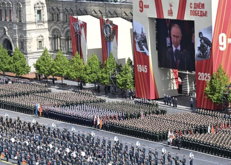 FOTO // Parada de Ziua Victoriei, la Moscova. Putin a vorbit 10 minute, inclusiv despre invazia Ucrainei