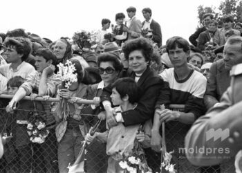 35 de ani de la primul „Pod de Flori”. Ion Hadârcă: „A fost una dintre cele mai frumoase duminici din istoria noastră recentă”