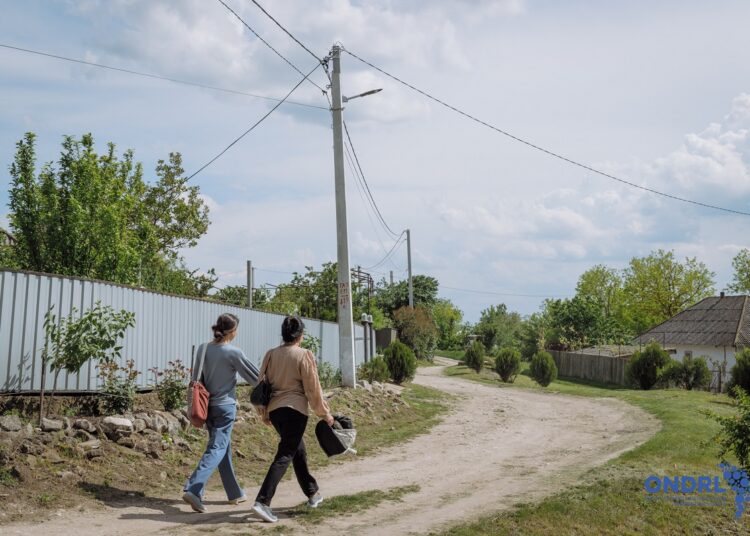 FOTO // „Satul European” a ajuns și la Berlinți, raionul Briceni. În curând, comuna va beneficia de un sistem nou de iluminat public