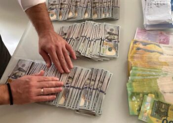 Percheziții în capitală: A fost ridicat peste 1 000 000 de lei de la persoane afiliate unei fundații din Rusia