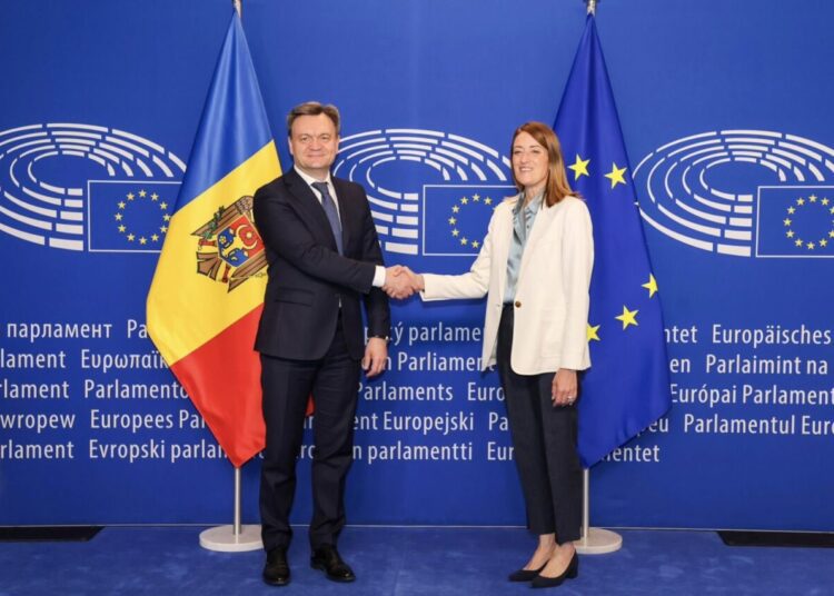Dorin Recean a avut o întrevedere cu președinta Parlamentului European, Roberta Metsola: „Vom face tot ce ne stă în putere pentru a fi pregătiți de aderare până în 2028”