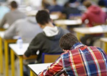 Absolvenții de gimnaziu susțin examenul la matematică