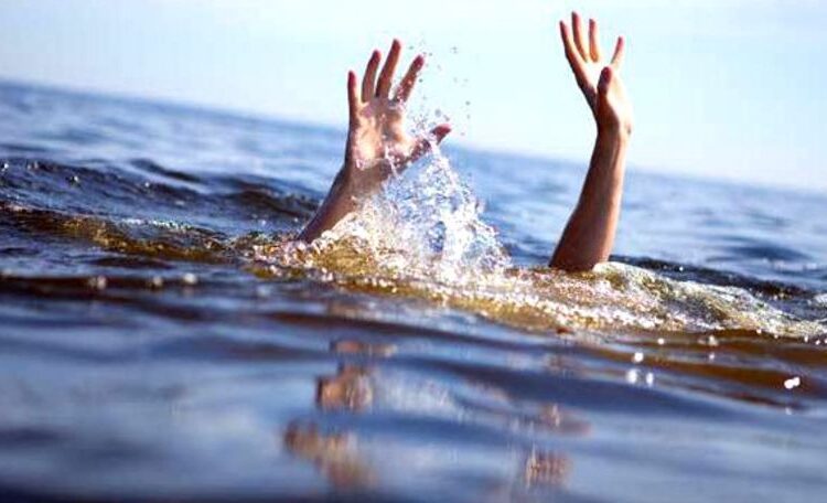 Un adolescent de 17 ani s-a înecat, iar corpul lui încă nu a fost găsit