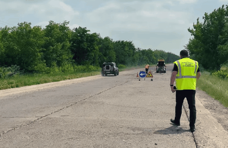 VIDEO // Drumul R15.1 Bălți–M5, în reparație: Statul alocă 14 milioane de lei pentru modernizare