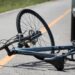 Accident în nordul țării. Un bătrân, tamponat de o mașină în timp ce se deplasa cu bicicleta