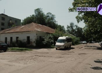 VIDEO // În loc de clădire avariată – parcare multietajată. Ce schimbări se așteaptă pe strada Moscovei din Bălți