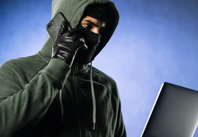 Un bărbat din Bălți, victima unei escrocherii de peste 800 000 de lei. A fost convins să investească în tranzacții fictive cu metale prețioase