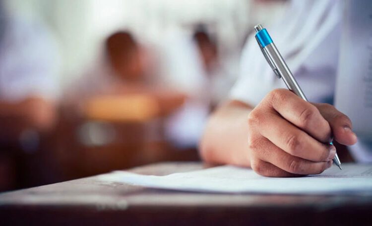 Peste 32 de mii de absolvenți de gimnaziu susțin astăzi examenul la limba de instruire