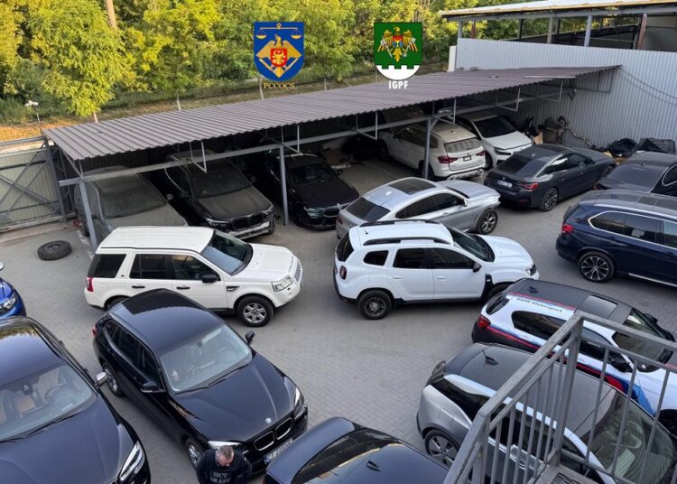 VIDEO // Contrabandă cu piese auto din UE. Peste 2 milioane de lei ridicați de oamenii legii în urma unor percheziții la Chișinău