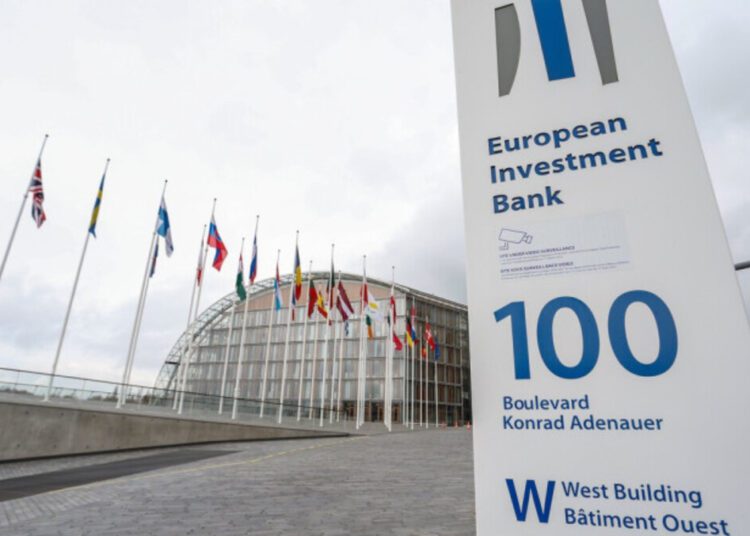 UE majorează la 100 de miliarde de euro plafonul pentru Banca Europeană de Investiții (Reuters)