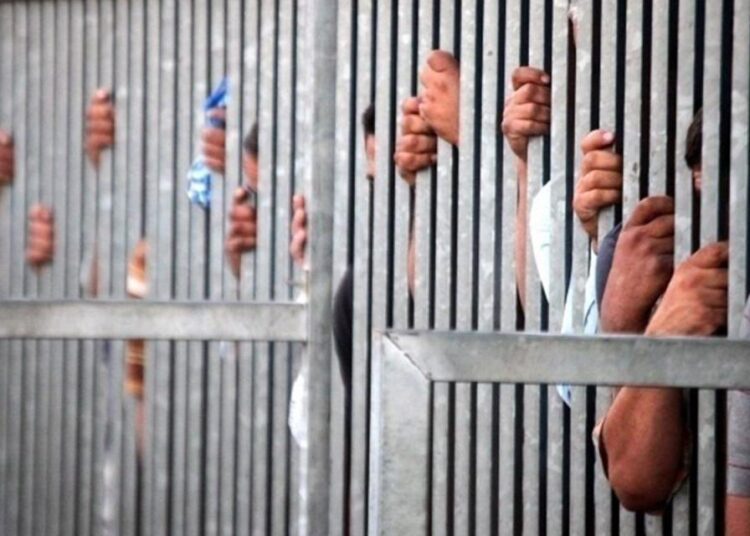 „Eram mușcați de câini, bătuți și electrocutați”. Mărturiile unui ucrainean care a fost torturat trei ani în închisorile rusești