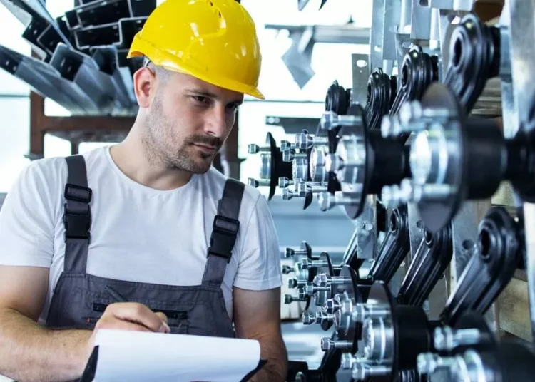 Tinerii specialiști angajați în domenii strategice vor primi 3000 de lei lunar. Despre ce este vorba