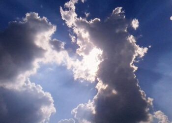 Maxime de 28°C și cer parțial înnorat în zonele nordice