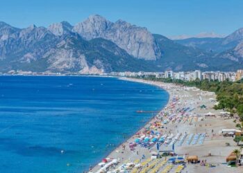 Vacanța la mare, mai scumpă în 2025. Unde merg moldovenii și cât plătesc