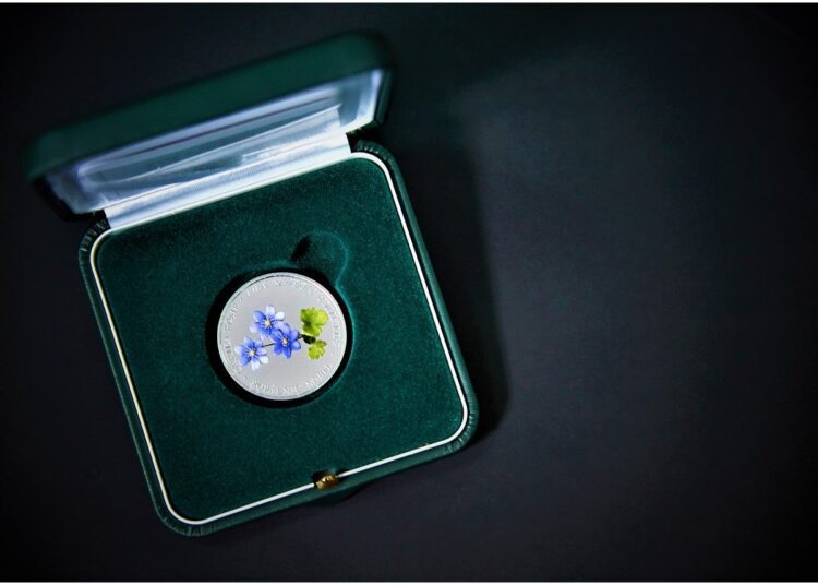 Cartea Roșie, printre cele mai vândute monede comemorative. Cea mai scumpă costă 60 000 de lei