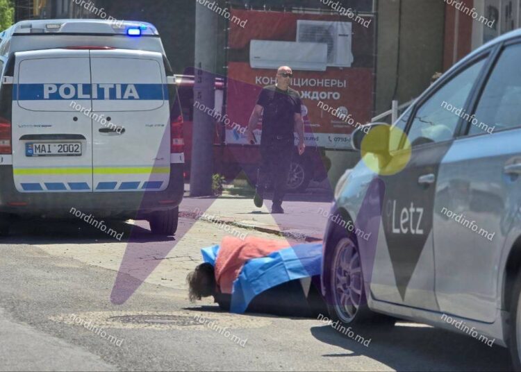 FOTO // Un bărbat de 53 de ani a murit subit pe o stradă din Bălți
