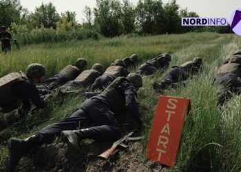 VIDEO // Au mers târâș pe coate și s-au întrecut la aruncatul grenadei. La Bălți au loc întreceri sportiv-militare cu participanți din Bălți, Cahul și Iași