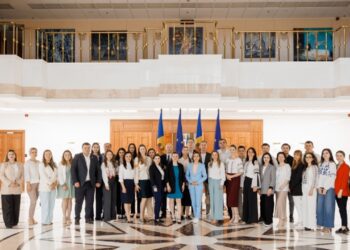 Președinta Maia Sandu s-a întâlnit cu funcționarii participanți la programul „SPRINT”