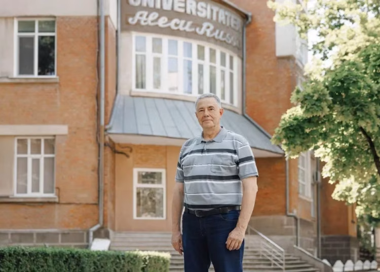 FOTO // De pe puntea unei nave, în băncile Universității Vârstei a Treia: Andrii Vlokh, refugiatul ucrainean care a devenit student la Bălți