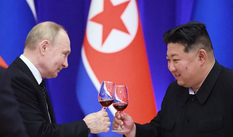 Kim Jong Un îi va trimite mii de soldați lui Vladimir Putin. Unde vor fi dislocați aceștia și cu ce se vor ocupa