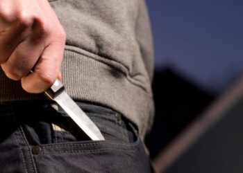 A amenințat cu cuțitul și a sustras 80 000 de lei. Un bărbat din Glodeni va plăti pentru fapta sa cu aproape 10 ani de închisoare